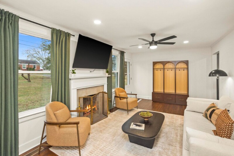 Building Photo - 2314 Deerwood Rd