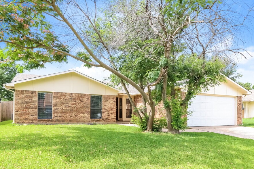 Building Photo - 7808 Bermejo Rd