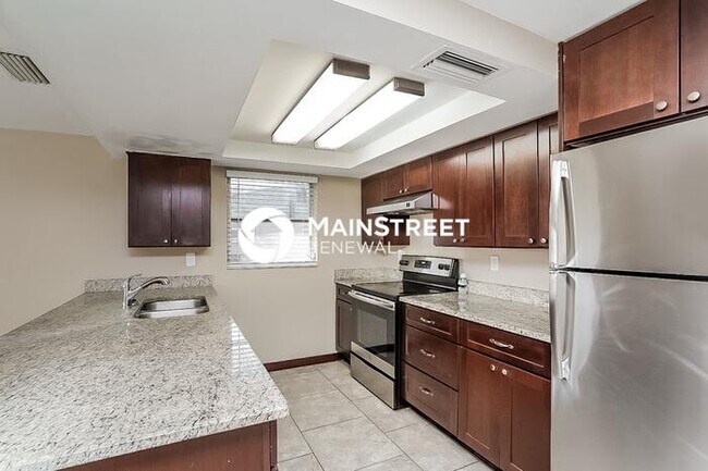 Building Photo - 2 Bedroom Pet-Friendly Home in Port Richey...