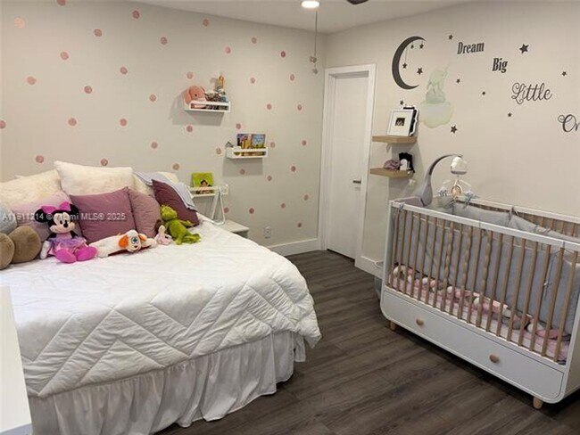 Building Photo - 3690 NE 167th St