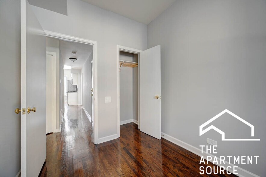 Building Photo - 1311 W Leland Ave