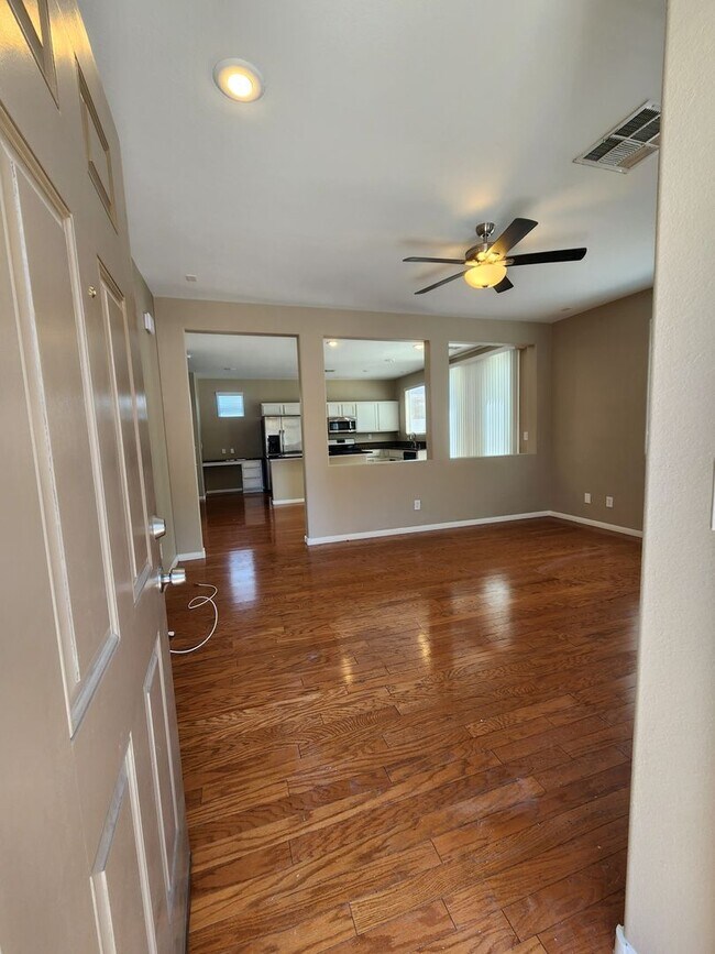 Building Photo - A Beautiful 3 Bedroom 2 story home in SW. ...