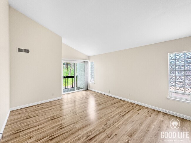 Building Photo - Beautiful 4Bd/2.5Ba Spacious Home in Mission Viejo w/Large Front & Back Yard!