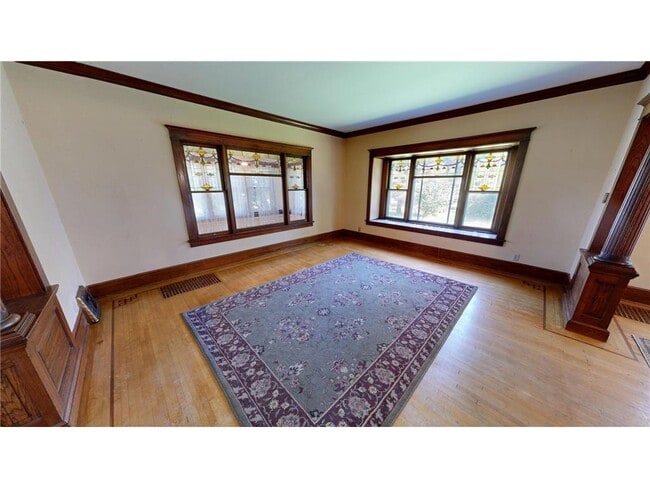 Building Photo - 216 Litchfield Ave SE