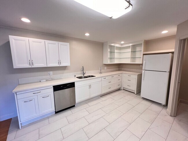 Building Photo - 1626 York Drive