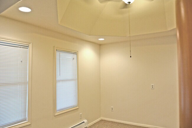 Building Photo - Detached Rental Property