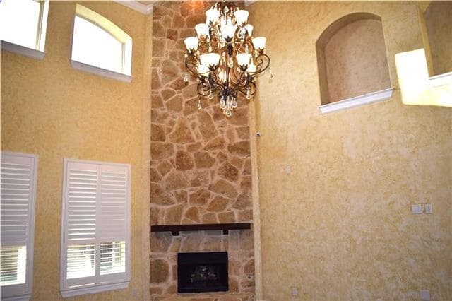 Building Photo - 115 Oakwood Ln