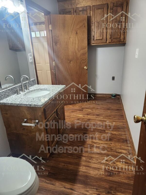 Building Photo - 413 Nelson Dr