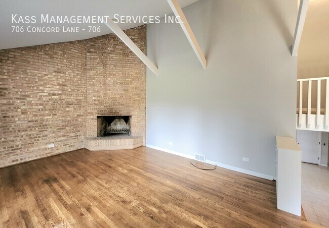 Building Photo - 706 Concord Ln