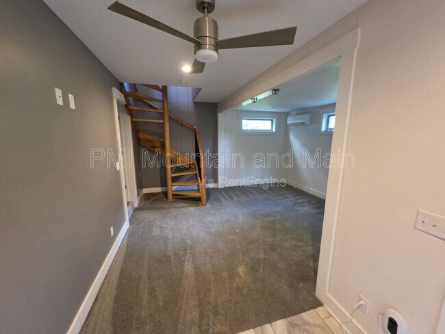 Building Photo - 156 Bradley St
