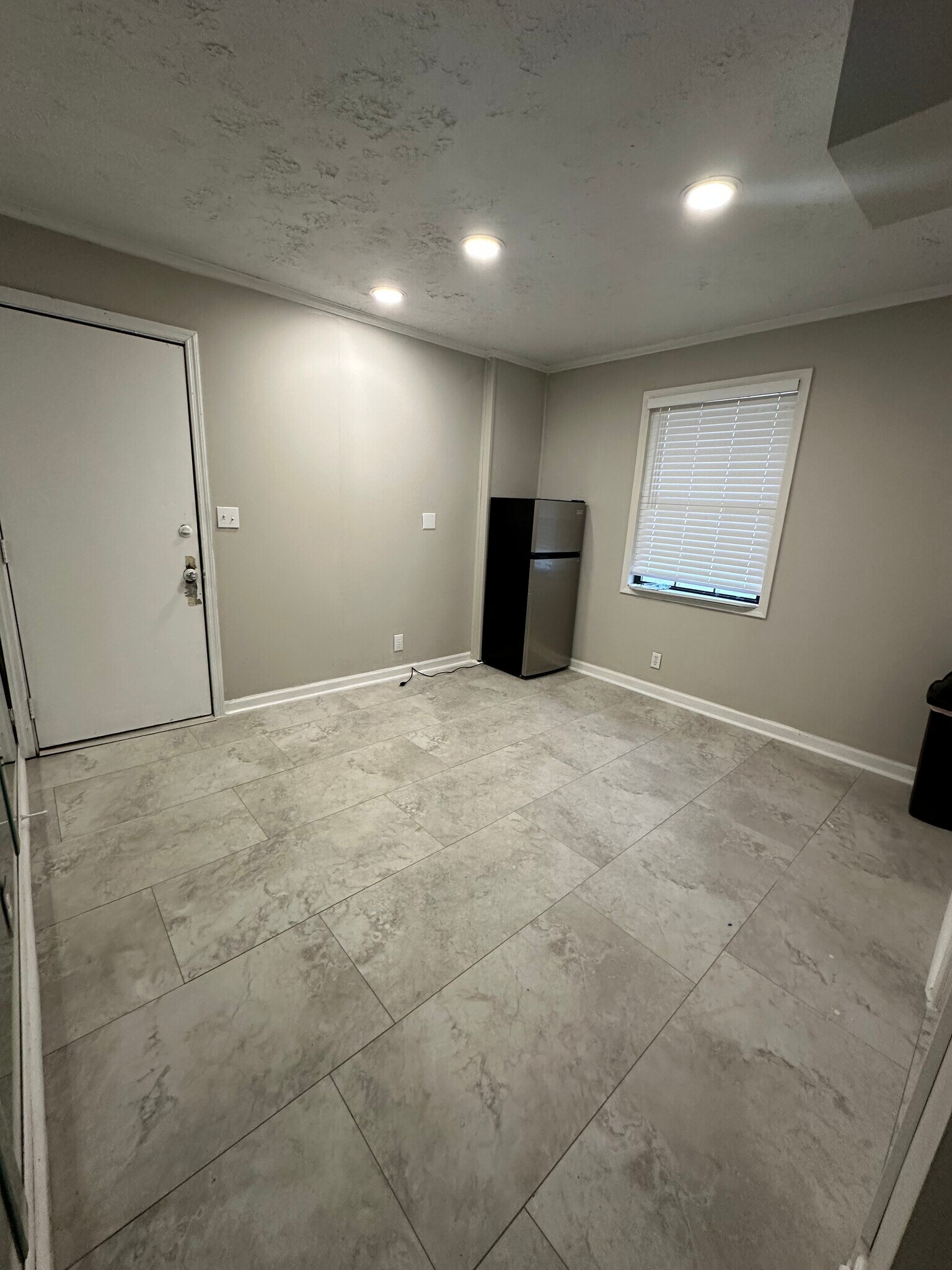 Building Photo - 1234 Decatur