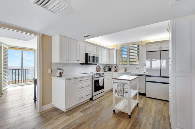 Building Photo - 100 Ocean Trail Way