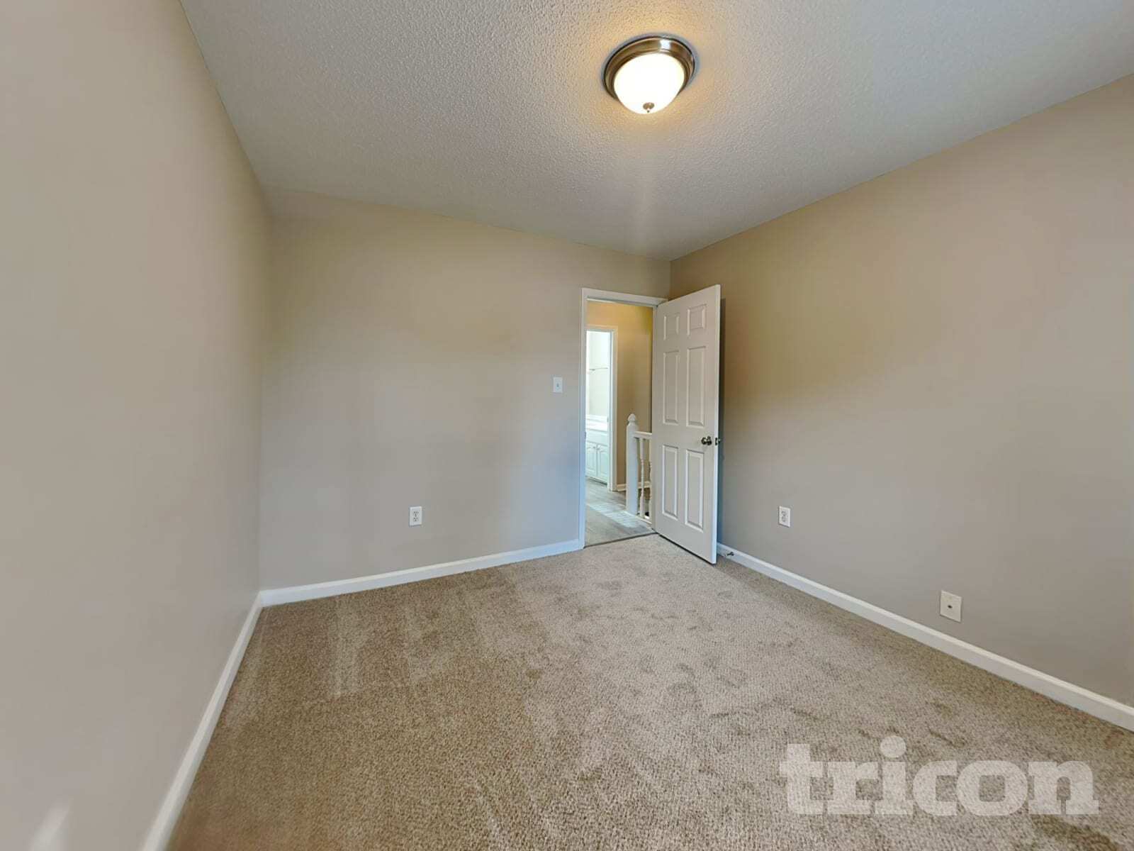 Building Photo - 820 Shadow Lake Dr