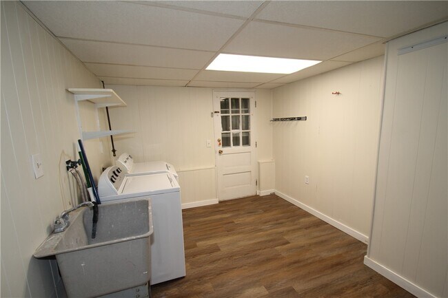 Building Photo - 34 Bright Oaks Dr