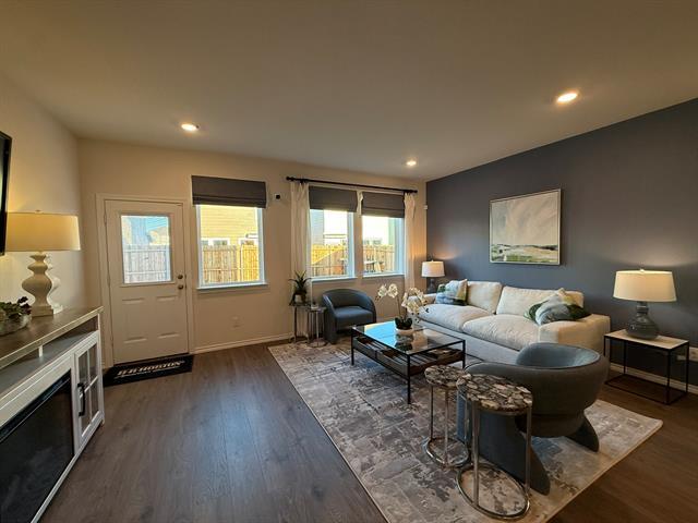 Building Photo - 323 Clematis St