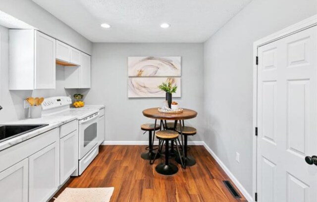 Building Photo - 2202 Nebraska St