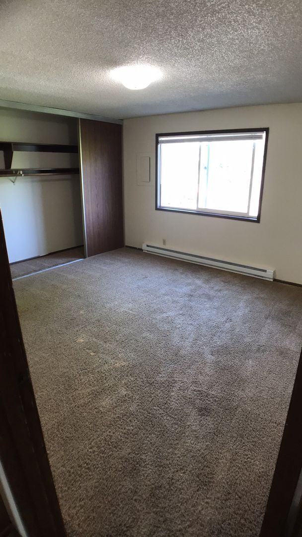 Building Photo - 1/2 OFF ONE MONTH"S RENT - 1 Bedroom in Be...