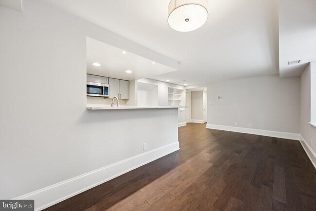 Building Photo - 2129 Florida Ave NW