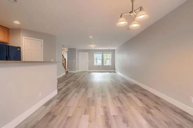 Building Photo - Beautiful 3 bedroom Townhome in Green Valley Ranch