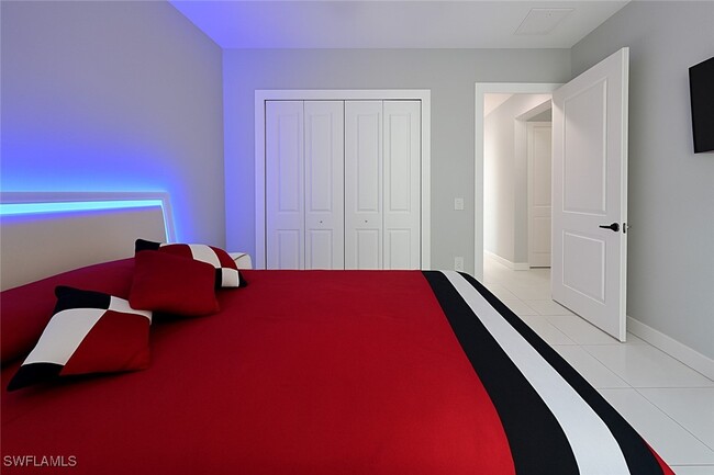 Building Photo - 2330 4th Ave SE