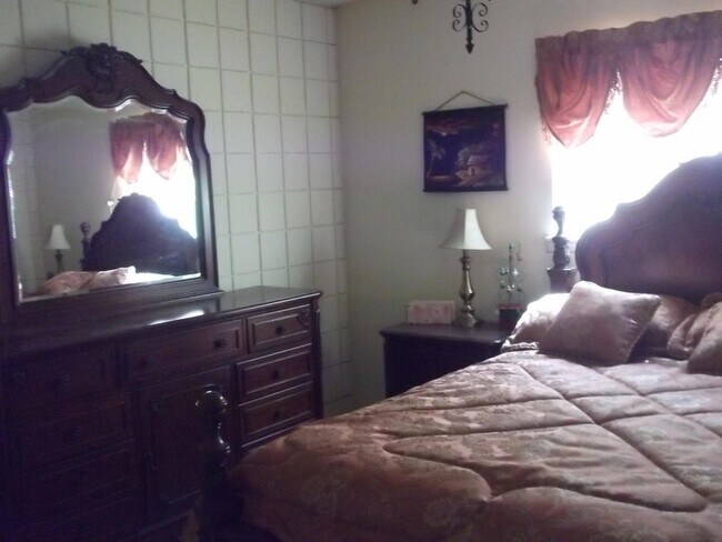 Building Photo - 6400 Edgemere Blvd