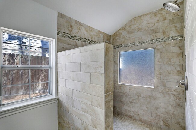 Building Photo - 138 S Timber Top Dr