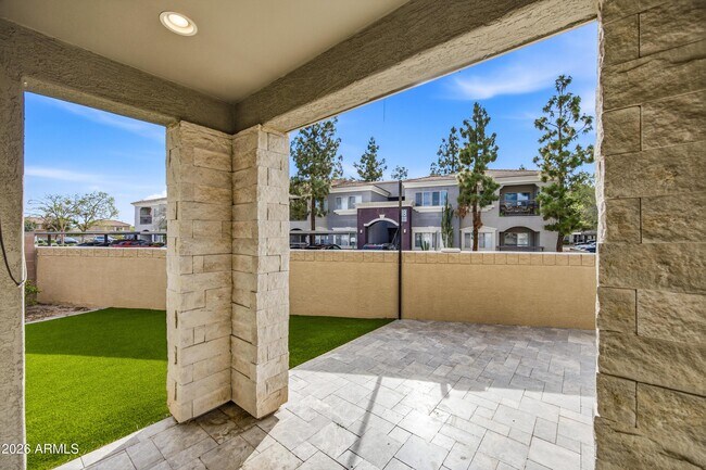 Building Photo - 668 N Sparrow Ct