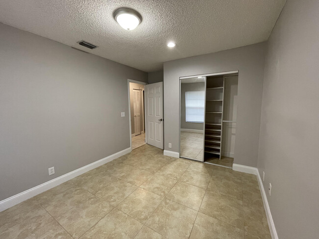 Building Photo - 9173 Tivoli Pl