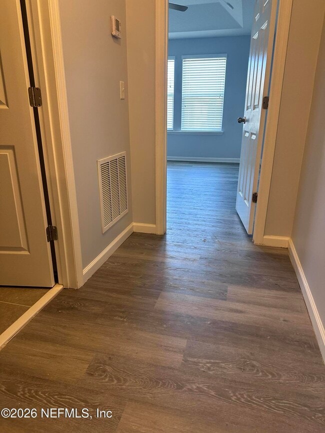 Building Photo - 352 Richmond Dr