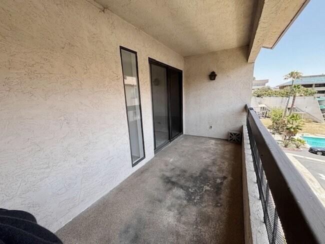 Building Photo - Spacious 3BD/2BA Condo in Mission Greens -...