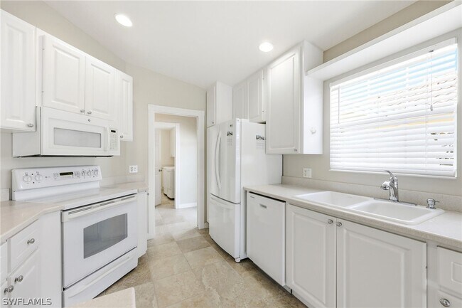 Building Photo - 7647 Novara Ct