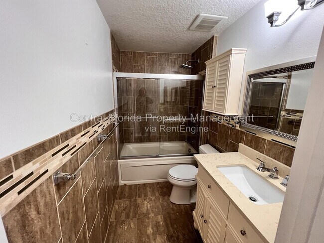 Building Photo - 5647 Sycamore Canyon Dr
