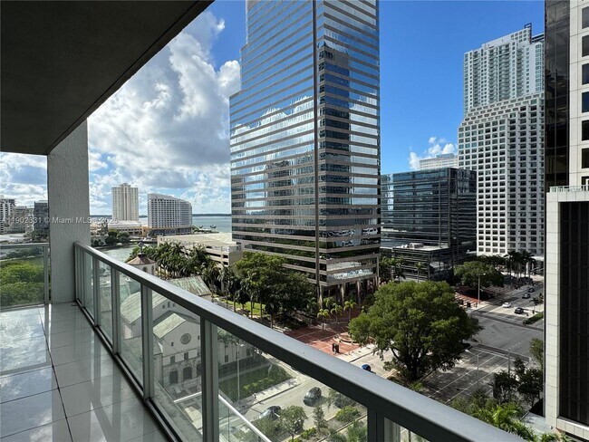Building Photo - 500 Brickell Ave