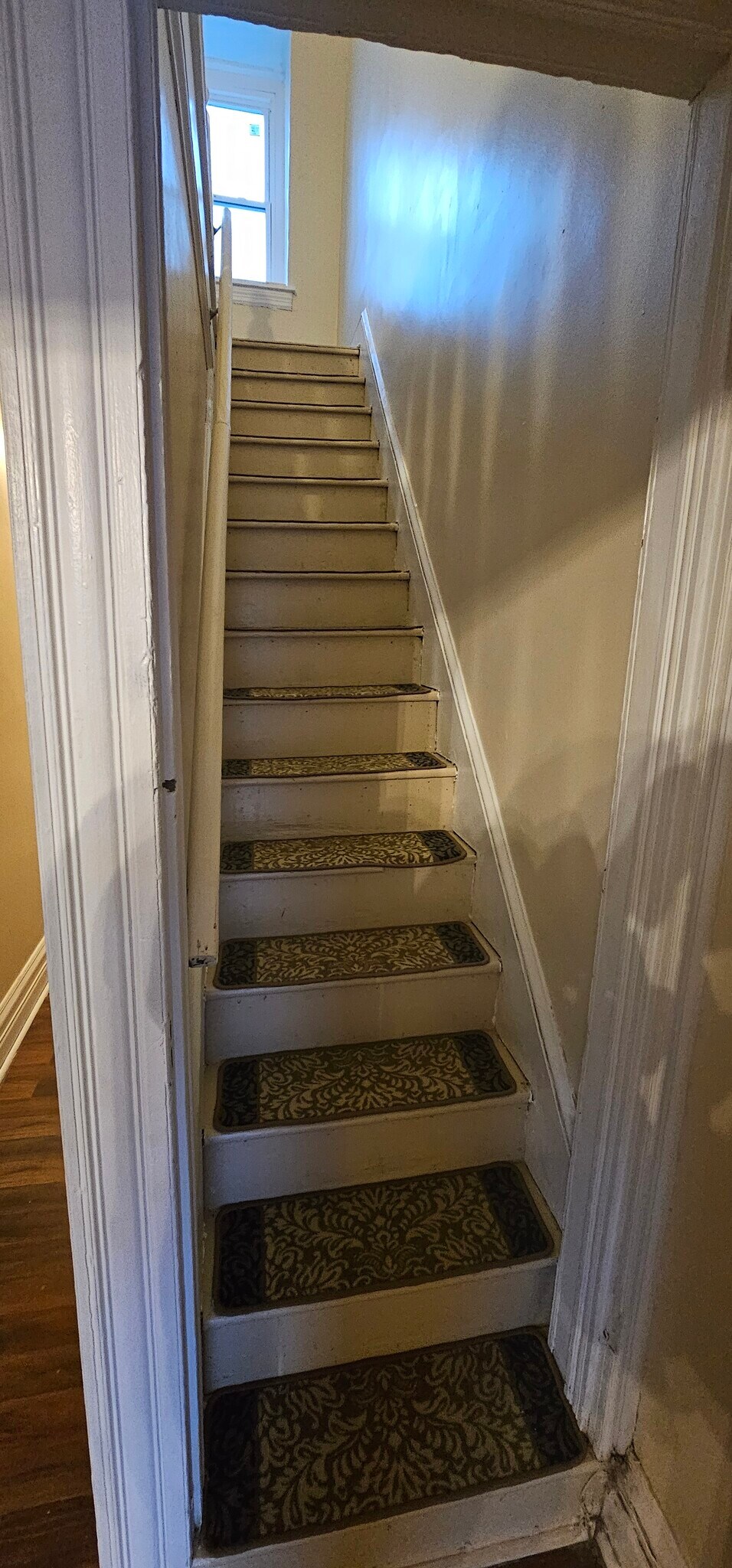 Building Photo - 132 W Douglass St