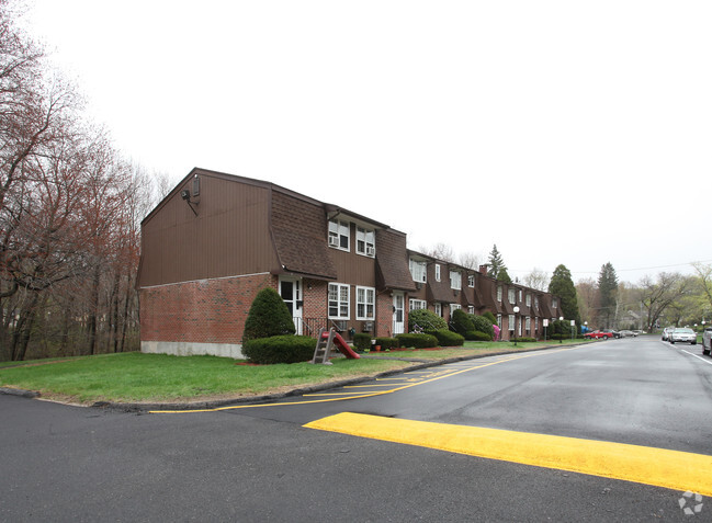 Primary Photo - Plymouth Village