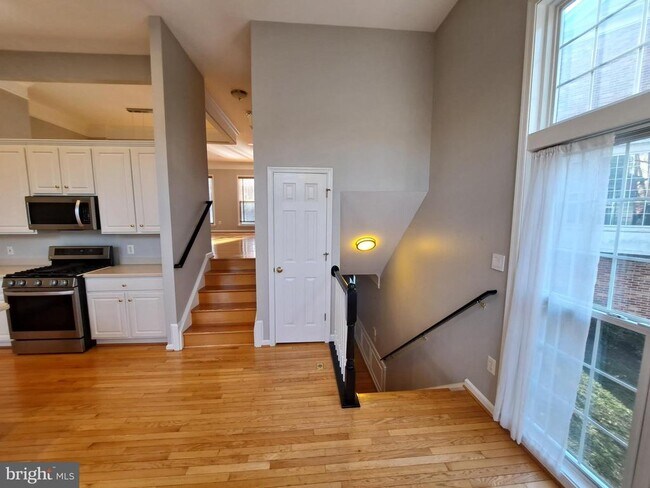 Building Photo - 7738 Heritage Woods Way