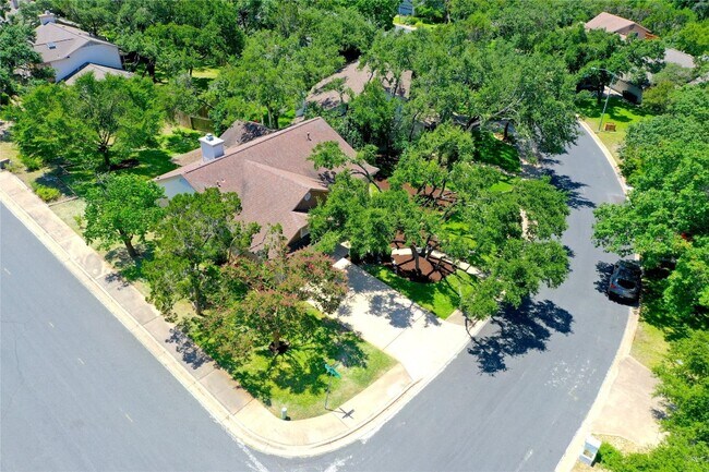 Building Photo - 6010 Salton Dr