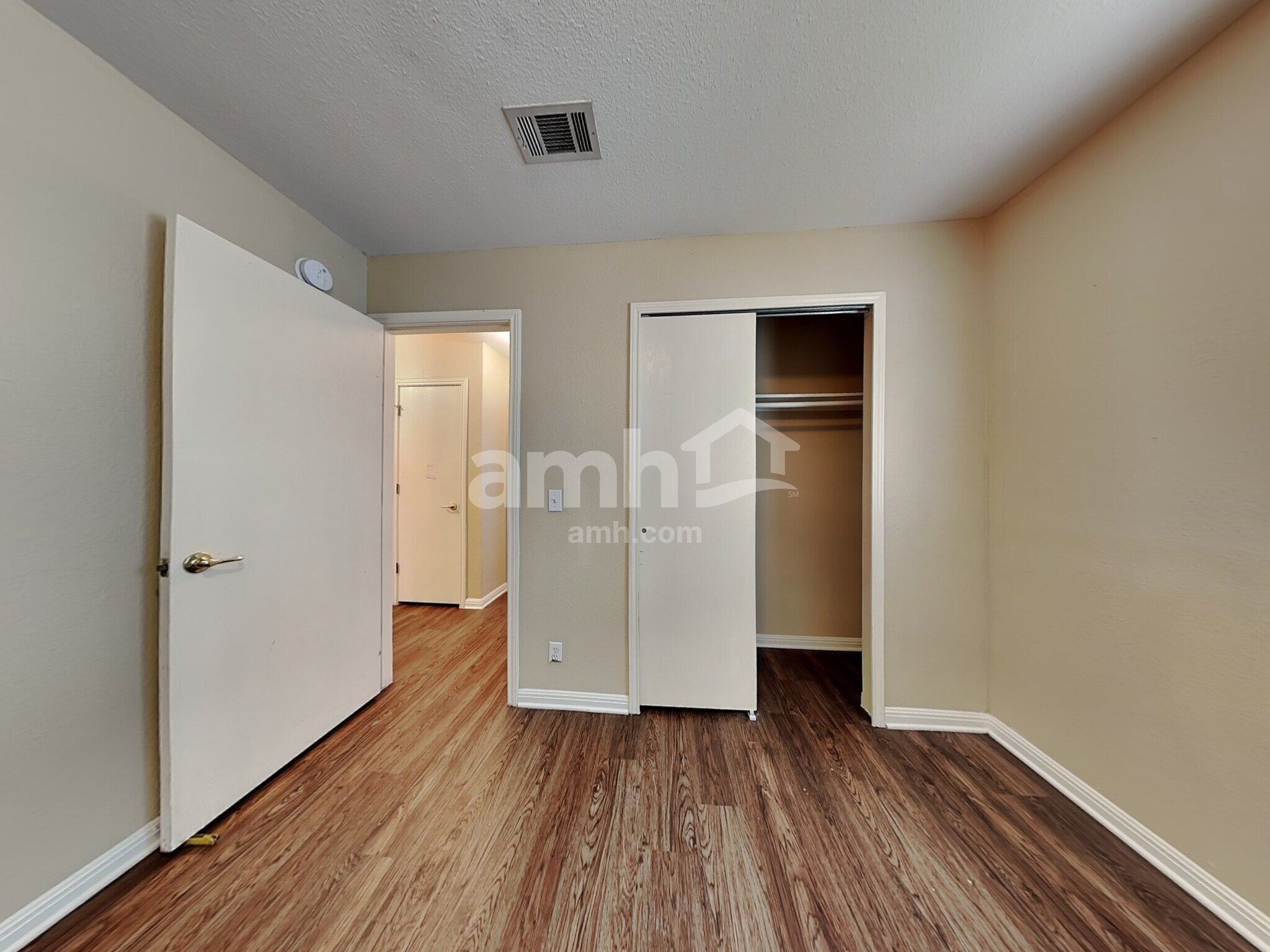 Building Photo - 136 Goddard