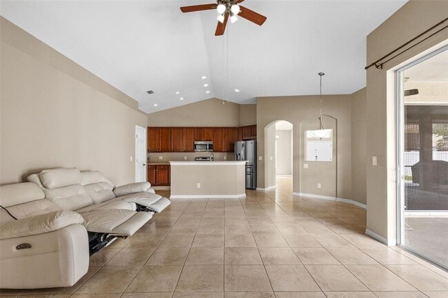 Building Photo - 13655 Artesa Bell Dr