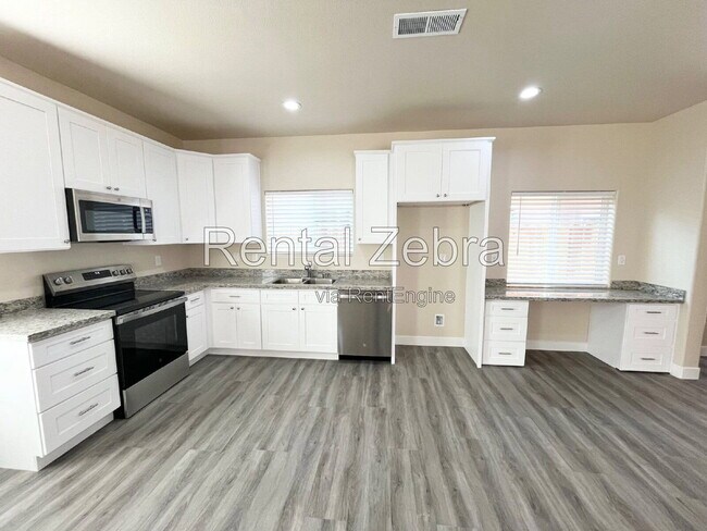 Building Photo - 1310 Playa Del Rey Dr