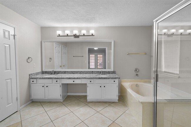 Building Photo - 4009 Spring Forest Dr