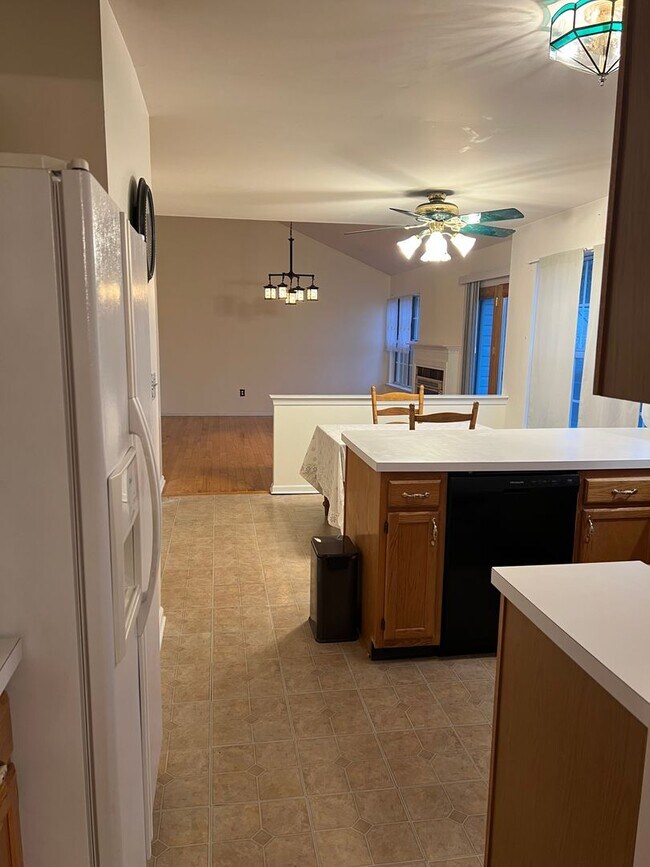 Building Photo - Lovely Bethlehem Township single family ho...