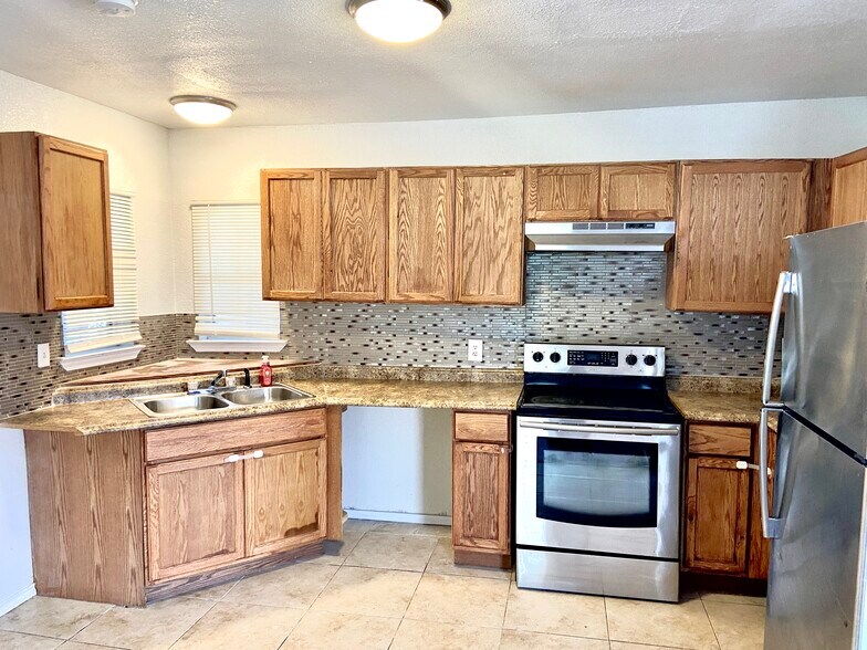 Front Kitchen - 1310 Sutton Dr