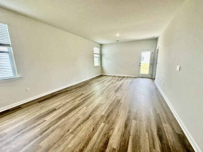 Building Photo - Four Bedroom Single Level Home in the Retreat at East Argent!