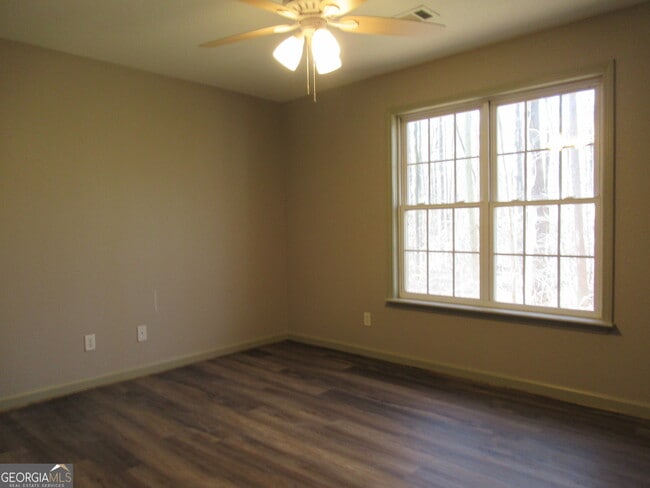 Building Photo - 95 Live Oak Rd