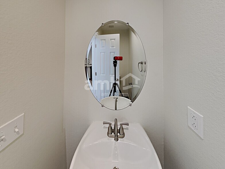 Building Photo - 9438 Havasu Canyon Ave