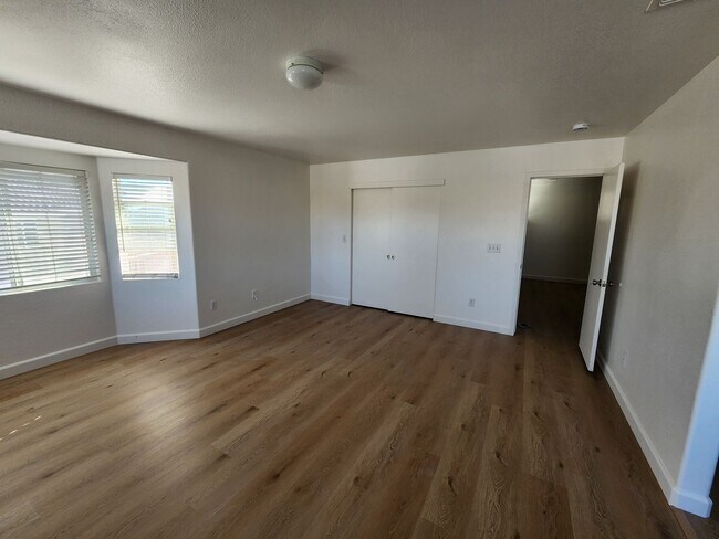 Building Photo - Beautiful 5 bed/4 bath home in Santa Nella!
