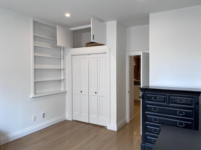 Building Photo - 259 12th St