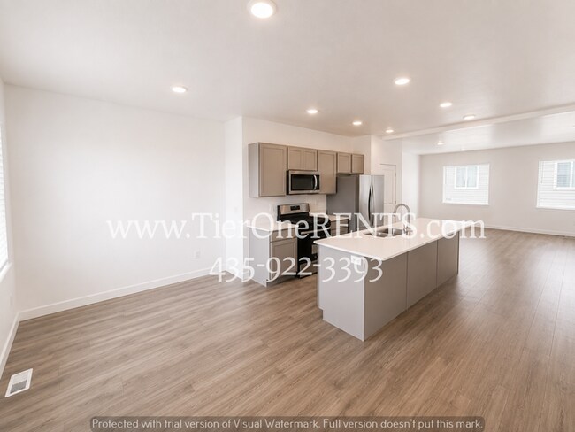 Building Photo - This property offers a NO DEPOSIT option available for qualified renters!