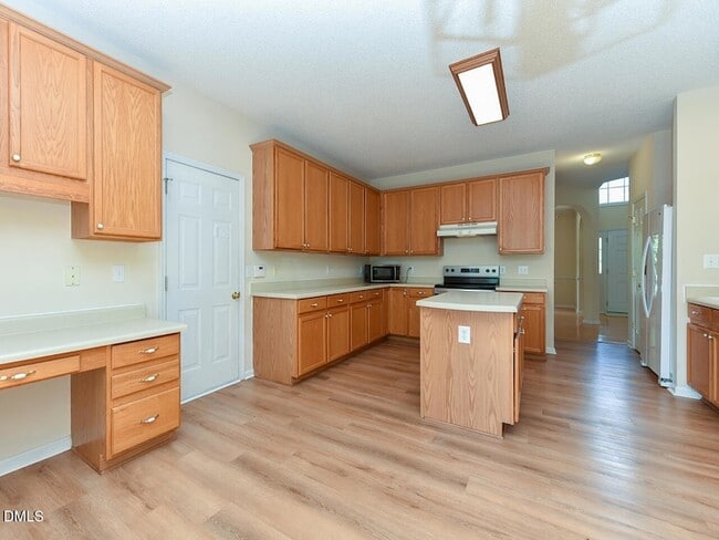 Building Photo - 406 Somersview Dr
